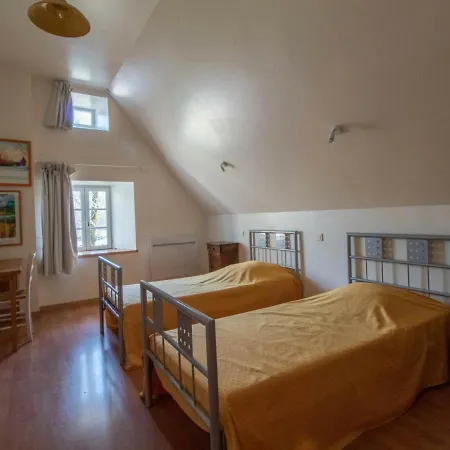 Feriehus Tauves, 5 Pieces, 8 Personnes - Fr-1-630-88