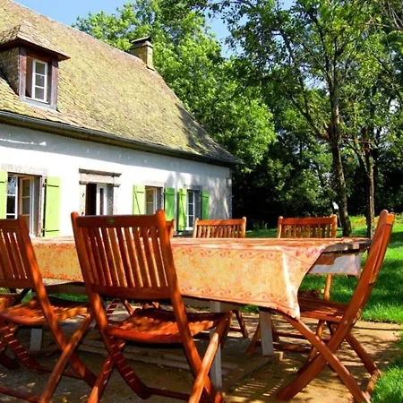 Tauves, 5 Pieces, 8 Personnes - Fr-1-630-88 Tauves