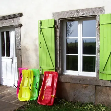 Tauves, 5 Pieces, 8 Personnes - Fr-1-630-88 Feriehus